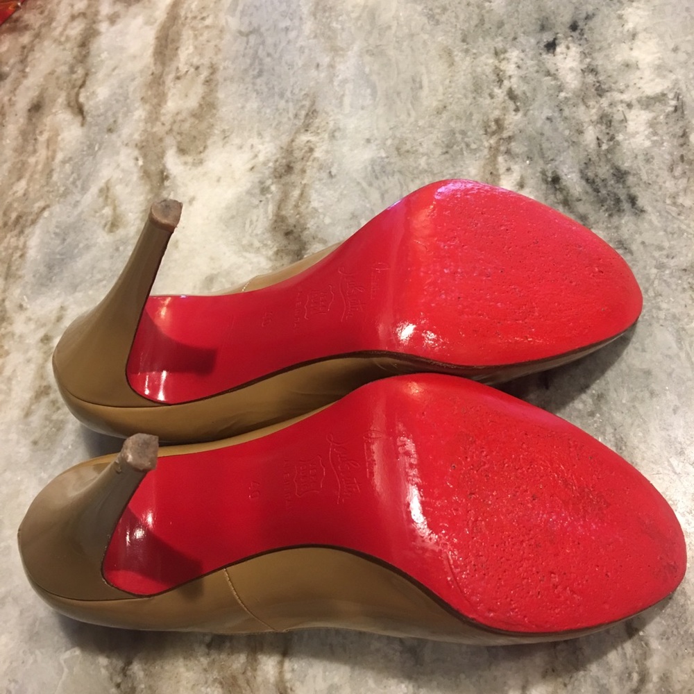 Christian Louboutin 40 nude patent leather